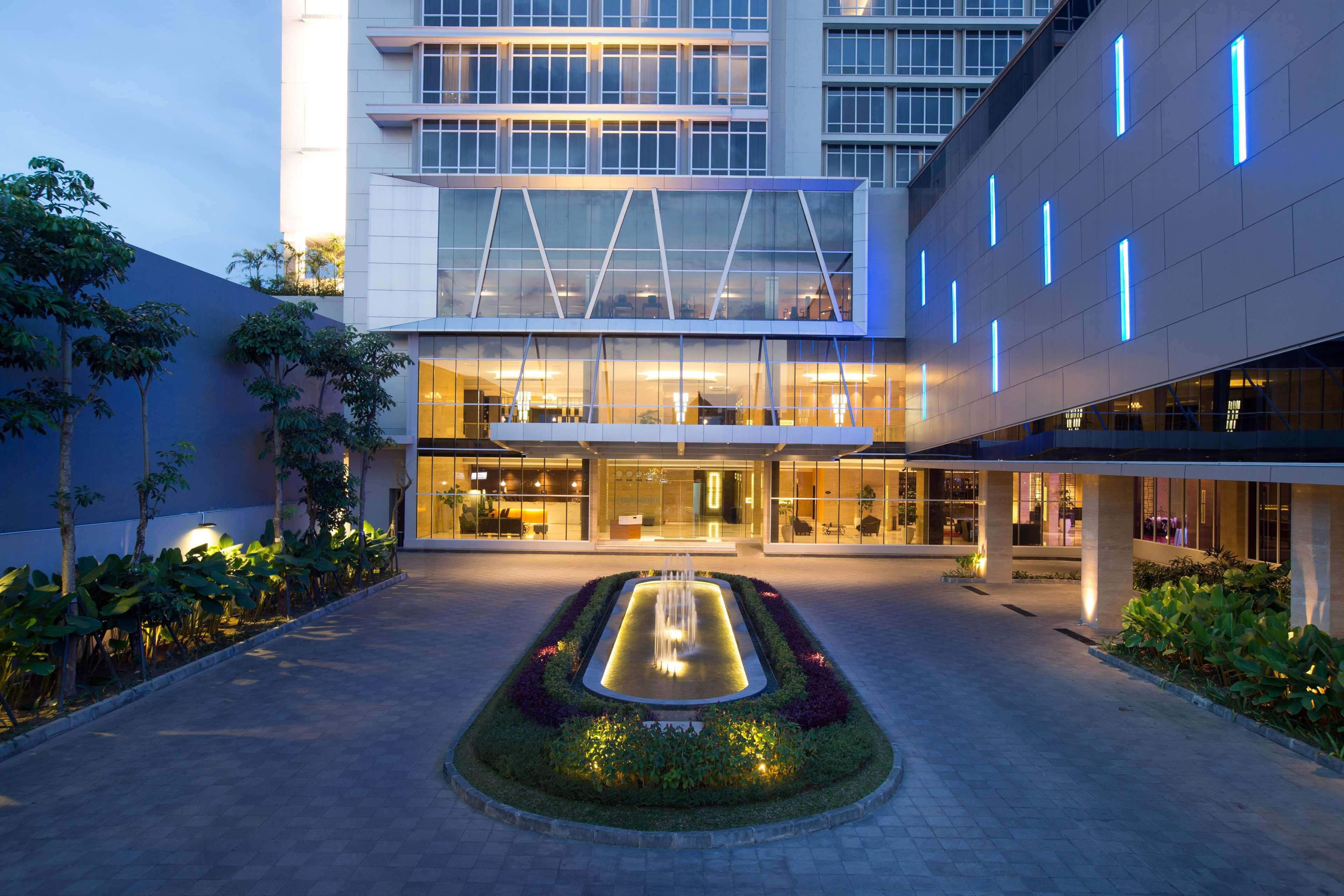 Grand Mercure Solo Baru Eksteriør bilde